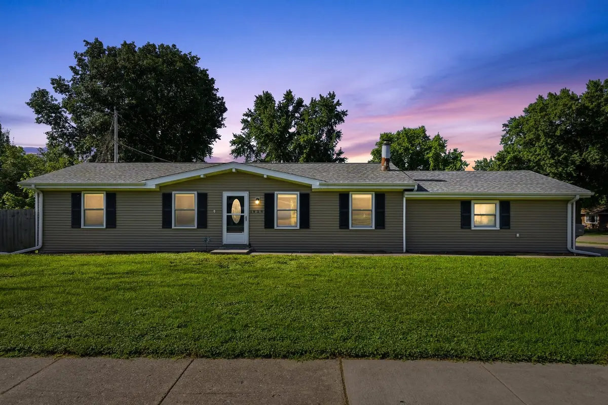 1929 Tanglefoot Lane, Bettendorf, IA 52722 - #1