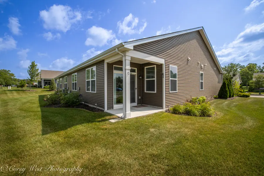 930 Fitzwilliam Way, North Aurora, IL 60542 - #2