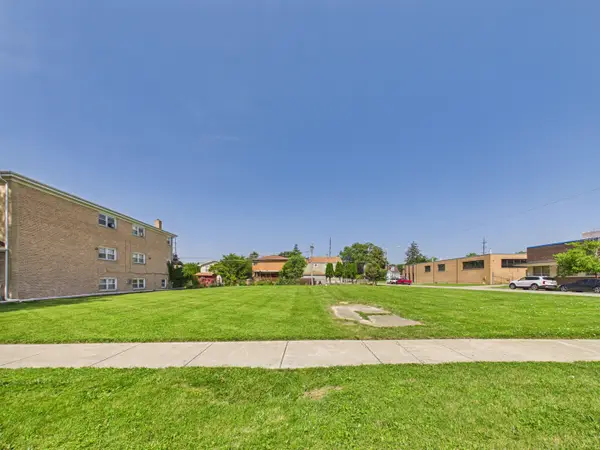 1634 N 32nd Avenue, Melrose Park, IL 60160