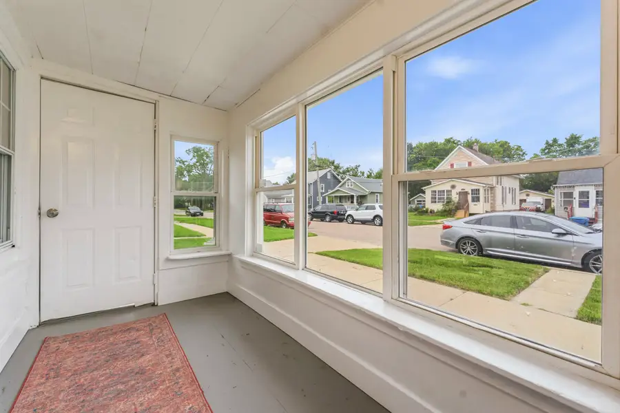 523 Batavia Avenue, Aurora, IL 60506 - #3