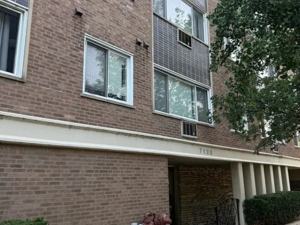 7120 N Sheridan Road #411, Chicago, IL 60626