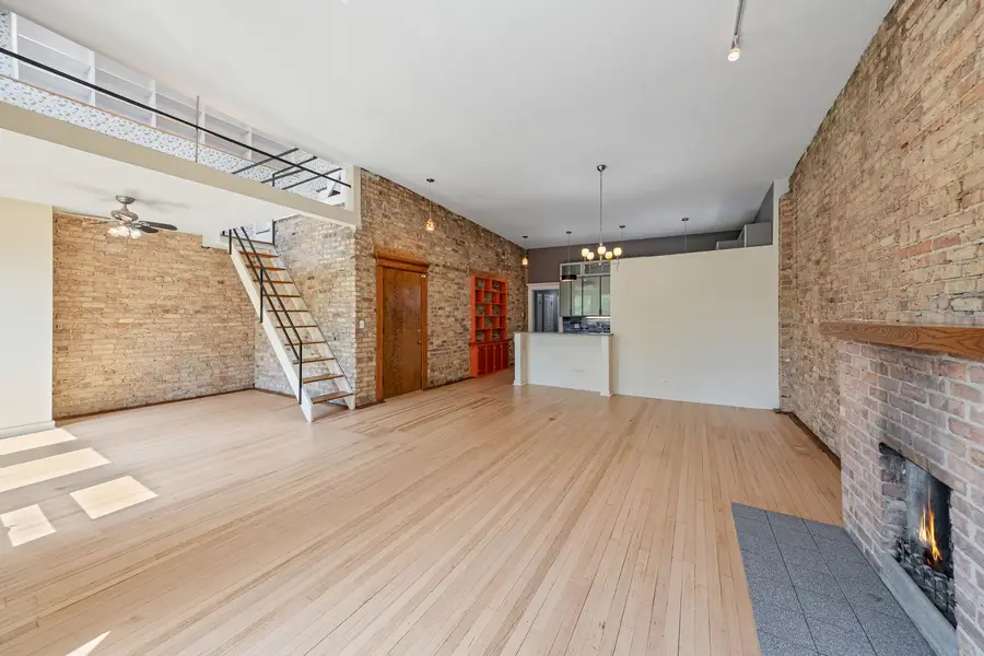 3717 N Pine Grove Avenue #3S, Chicago, IL 60613 - #3