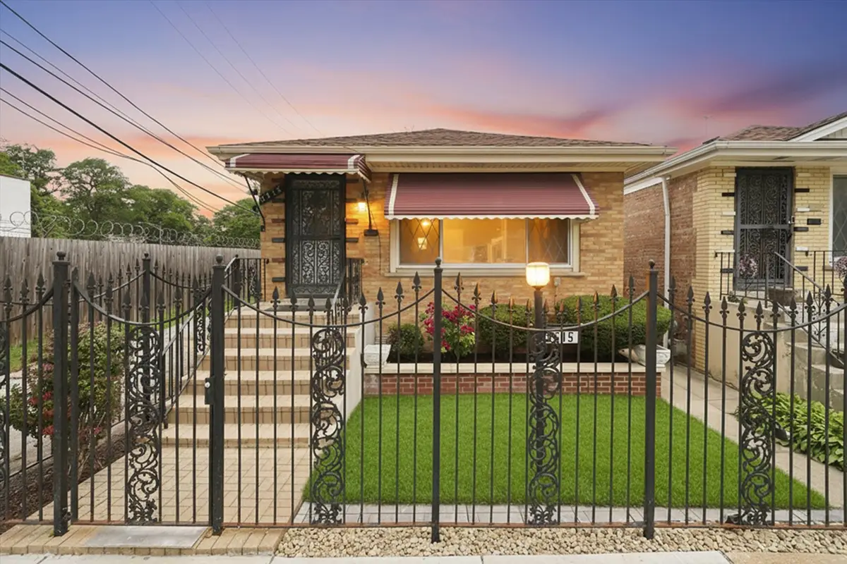 5515 S Oakley Avenue, Chicago, IL 60636 - #1