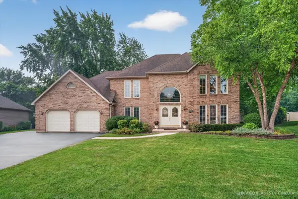 425 Brentwood Court, Roselle, IL 60172
