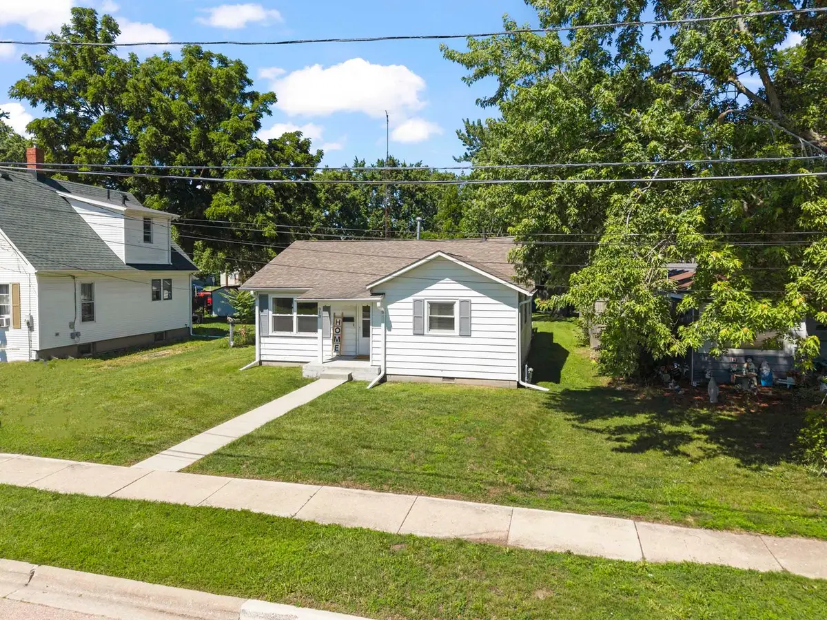 913 N 15th Street, Dekalb, IL 60115 - #1