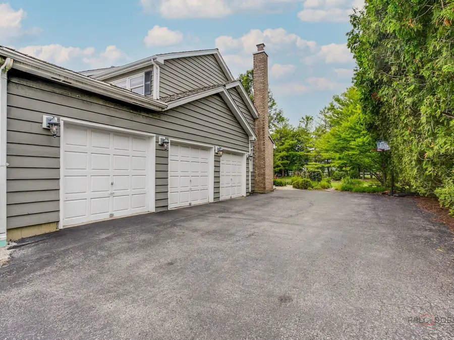 17945 W Pond Ridge Circle, Gurnee, IL 60031 - #2