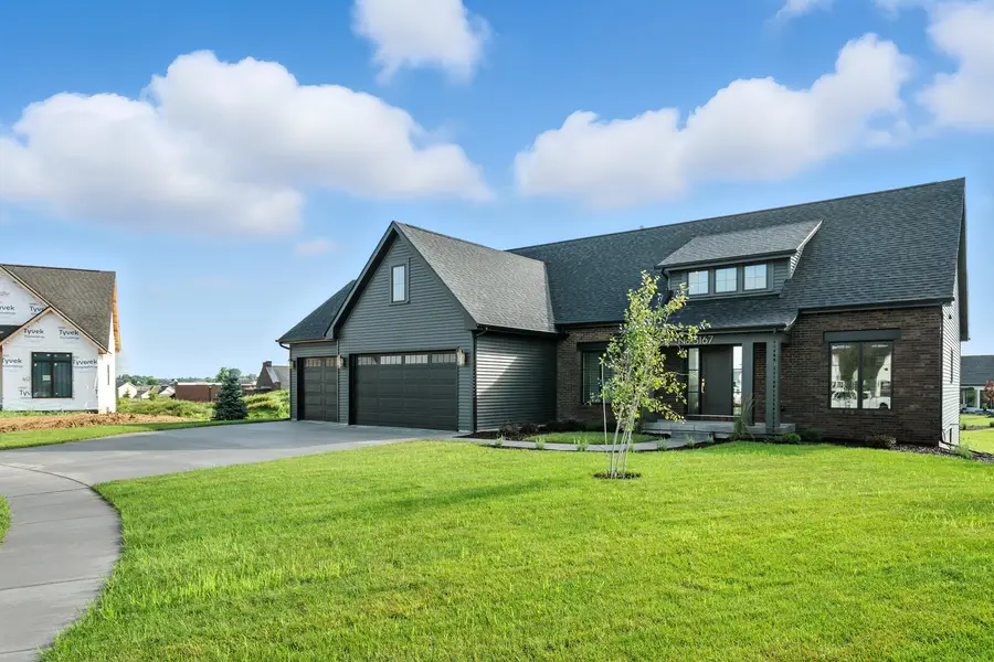 5167 Lakeside Court, Bettendorf, IA 52722 - #2