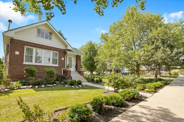 5661 N New Hampshire Avenue, Chicago, IL 60631