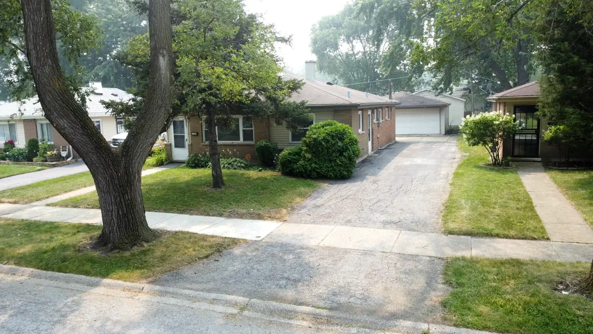 1326 Imperial Avenue, Calumet City, IL 60409 - #1