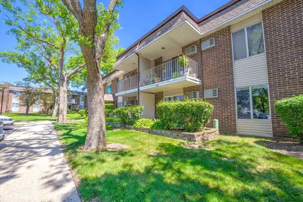 1103 Miller Lane #105, Buffalo Grove, IL 60089
