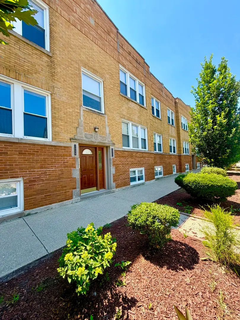 3049 W Grace Street #1, Chicago, IL 60618 - #1