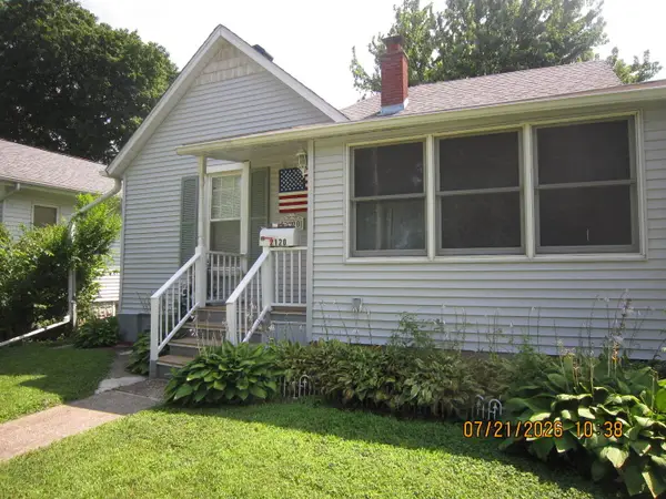 2120 2nd Street, Moline, IL 61256