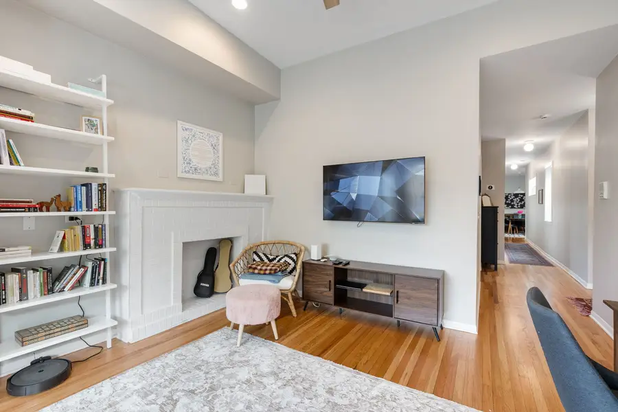 2458 W Eastwood Avenue #3, Chicago, IL 60625 - #3