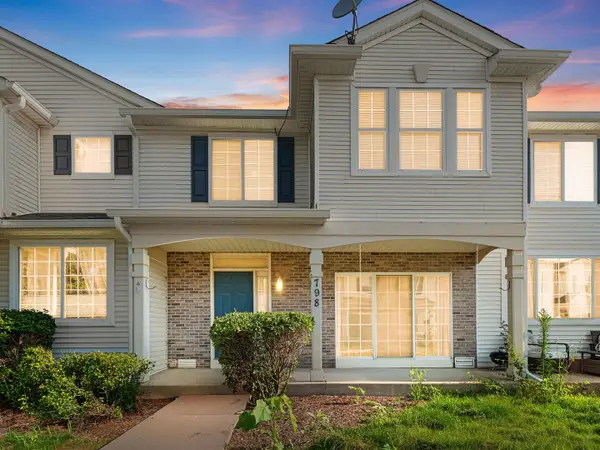 798 County Line Road #798, Aurora, IL 60502