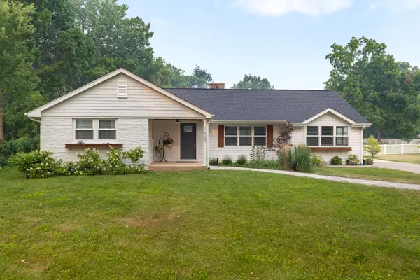 1629 N Summit Street, Wheaton, IL 60187