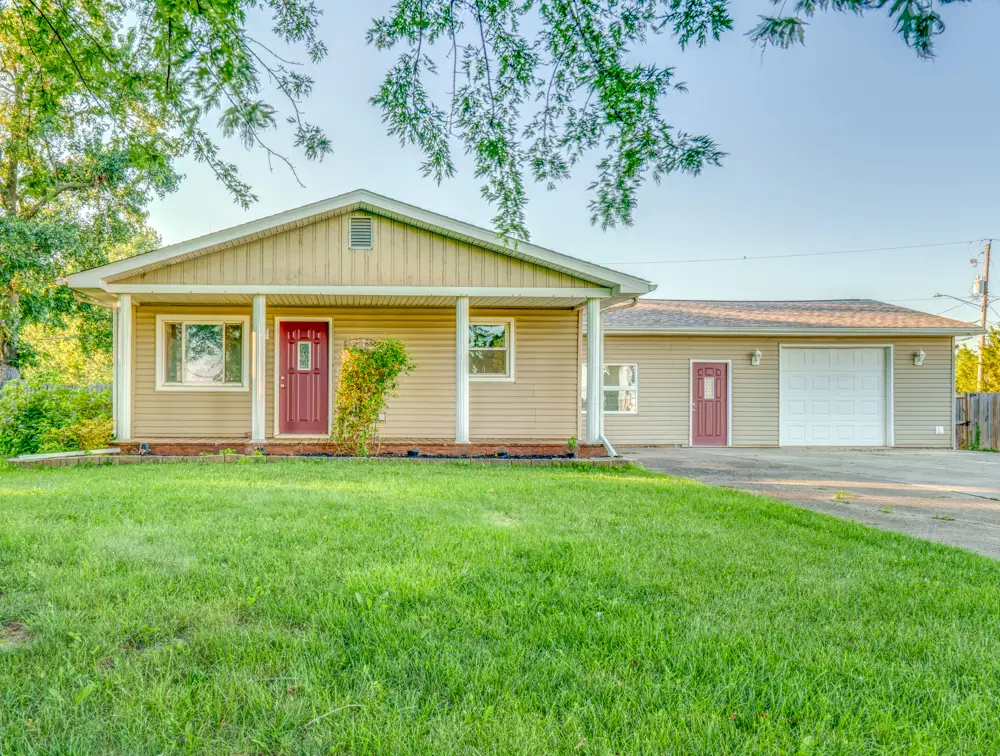 1104 Airport Road, Mount Vernon, IL 62864 - #1