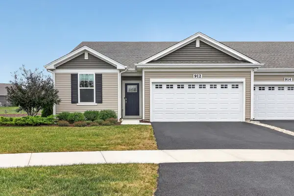 912 Homerton Boulevard, North Aurora, IL 60542