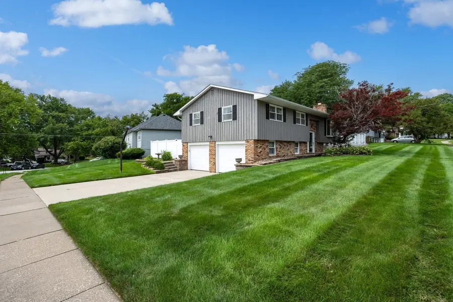 1319 Denniston Avenue, Bettendorf, IA 52722 - #3