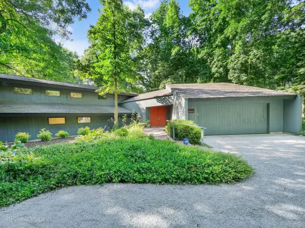 29W015 Forest Lane, Warrenville, IL 60555