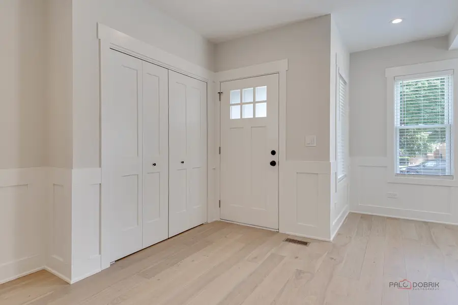 5748 W Eastwood Avenue, Chicago, IL 60630 - #3