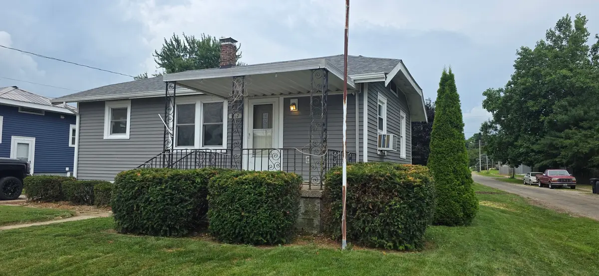 302 N 16th Street, Charleston, IL 61920 - #1