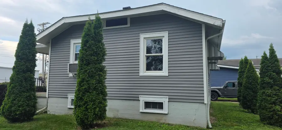 302 N 16th Street, Charleston, IL 61920 - #2