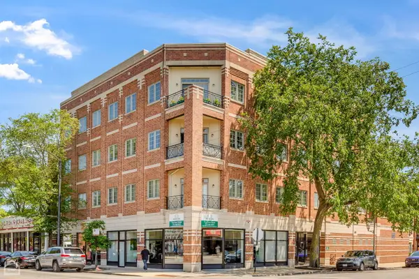 4705 S Champlain Avenue #204, Chicago, IL 60615