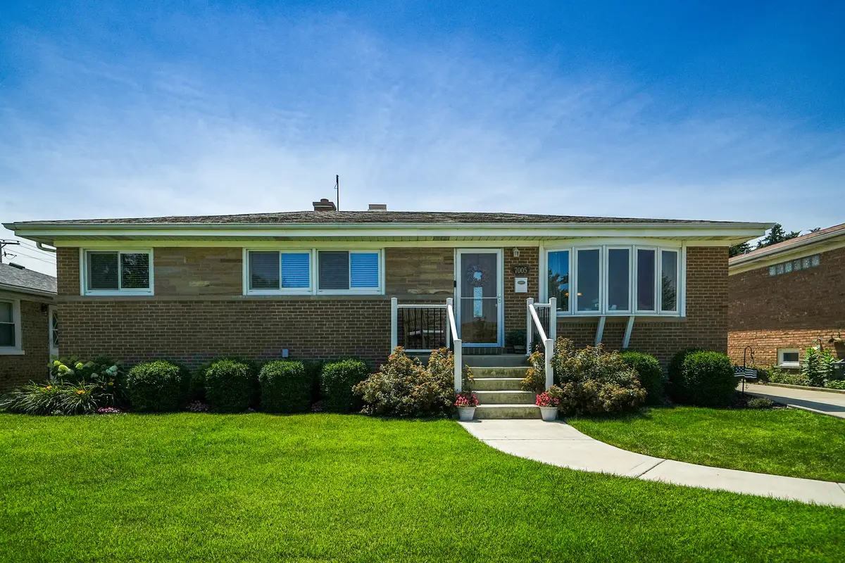 7005 W Sunnyside Avenue, Norridge, IL 60706 - #1