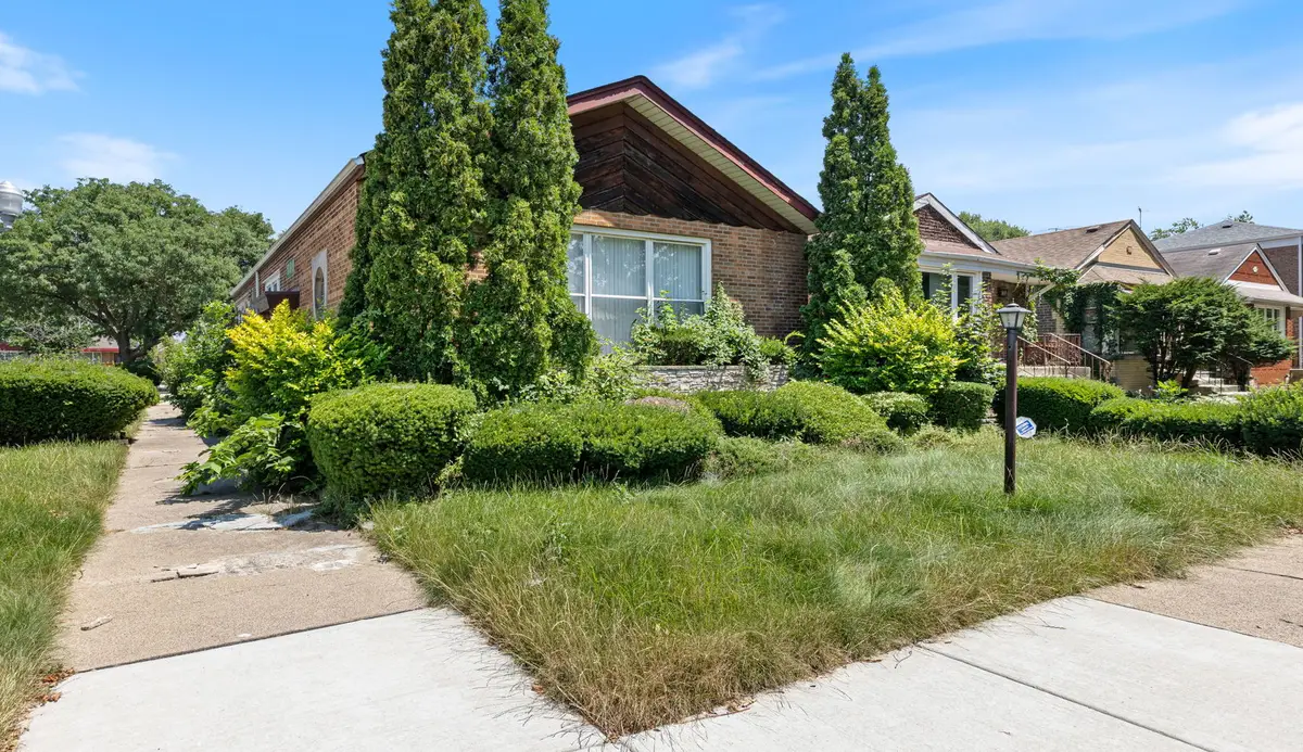 8733 S Ridgeland Avenue, Chicago, IL 60617 - #1