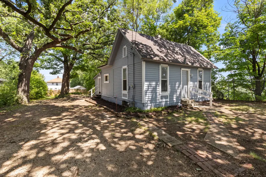 1107 Ashland Avenue, Rockford, IL 61101 - #2