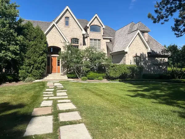 601 Ambriance Drive, Burr Ridge, IL 60527