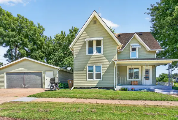 202 Apple Street W, Maquoketa, IA 52060