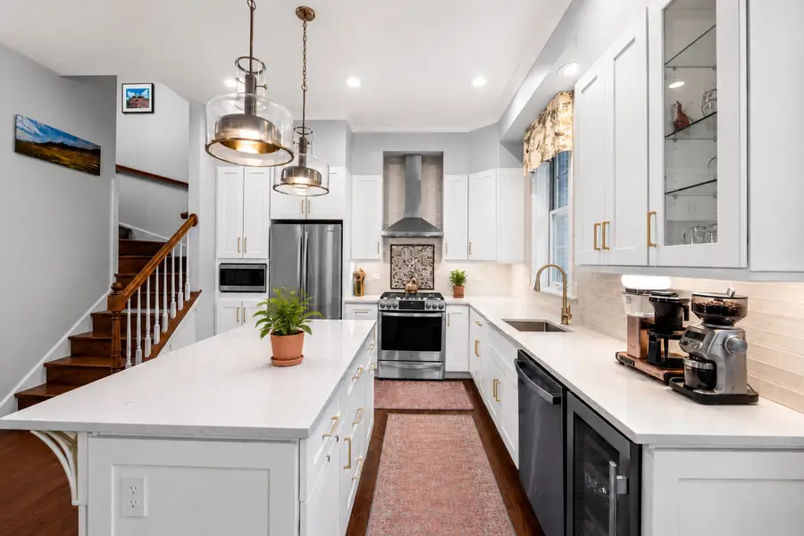 1815 S Prairie Parkway, Chicago, IL 60616 - #3