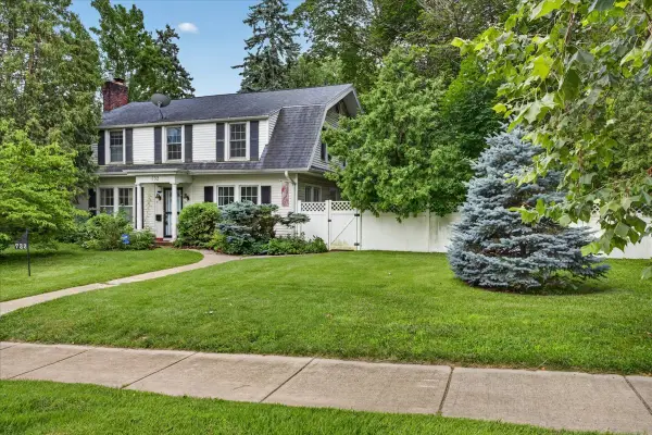 732 John Street, Rockford, IL 61103