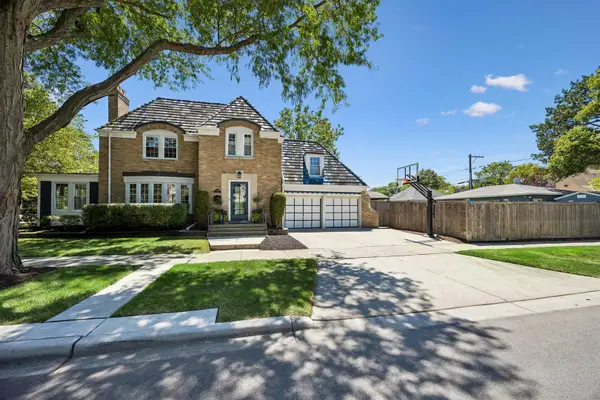 1049 N Elmwood Avenue, Oak Park, IL 60302