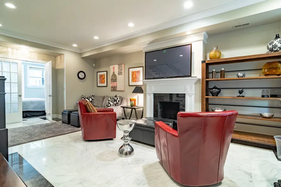 111 W Elm Street, Chicago, IL 60610 - #3