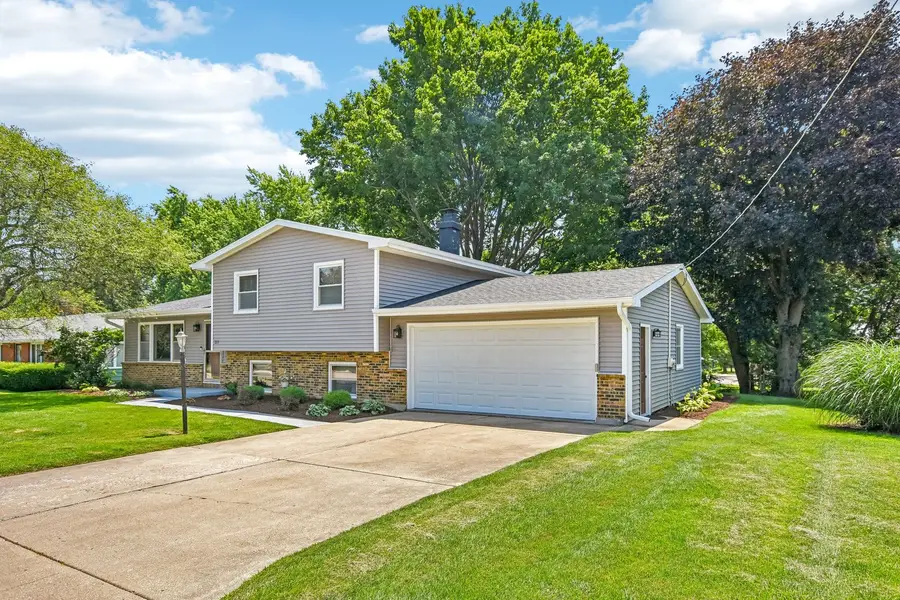 213 E Willow Street, Elburn, IL 60119 - #3