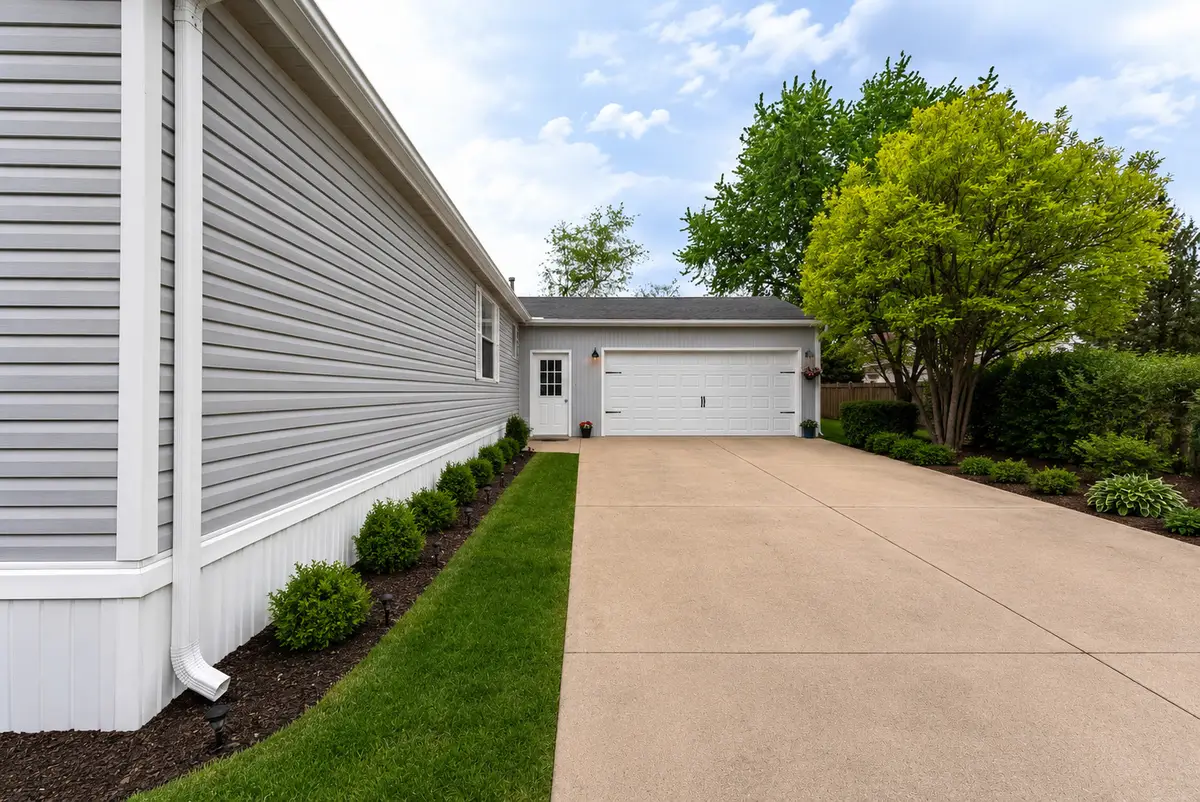 25 Cedar Lane, Sandwich, IL 60548 - #1