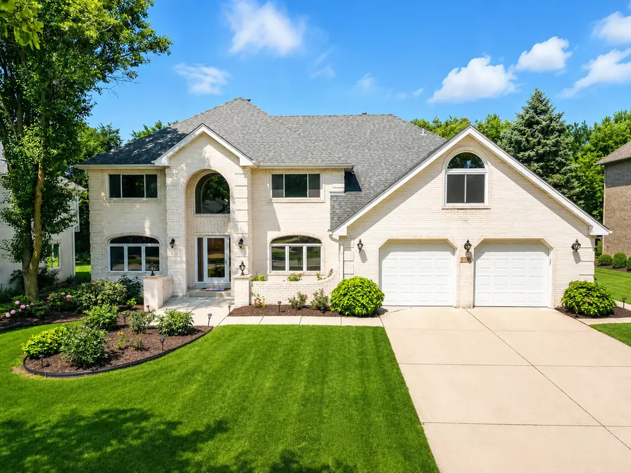 6722 Sweetbriar Lane, Darien, IL 60561 - #3