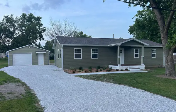 422 E 5th Avenue, Rankin, IL 60960