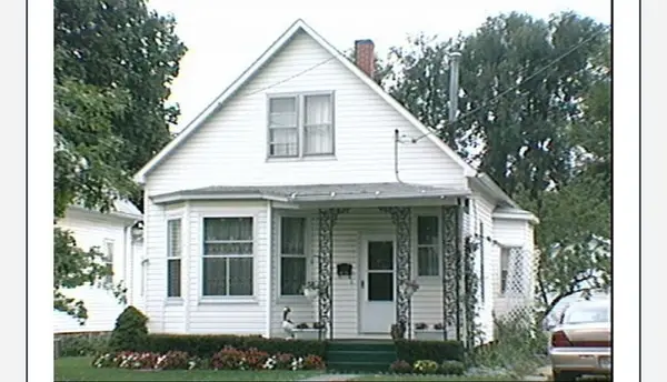 2805 S Marshall Avenue, Mattoon, IL 61938