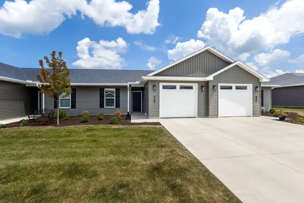 447 N 4th Avenue, Eldridge, IA 52748