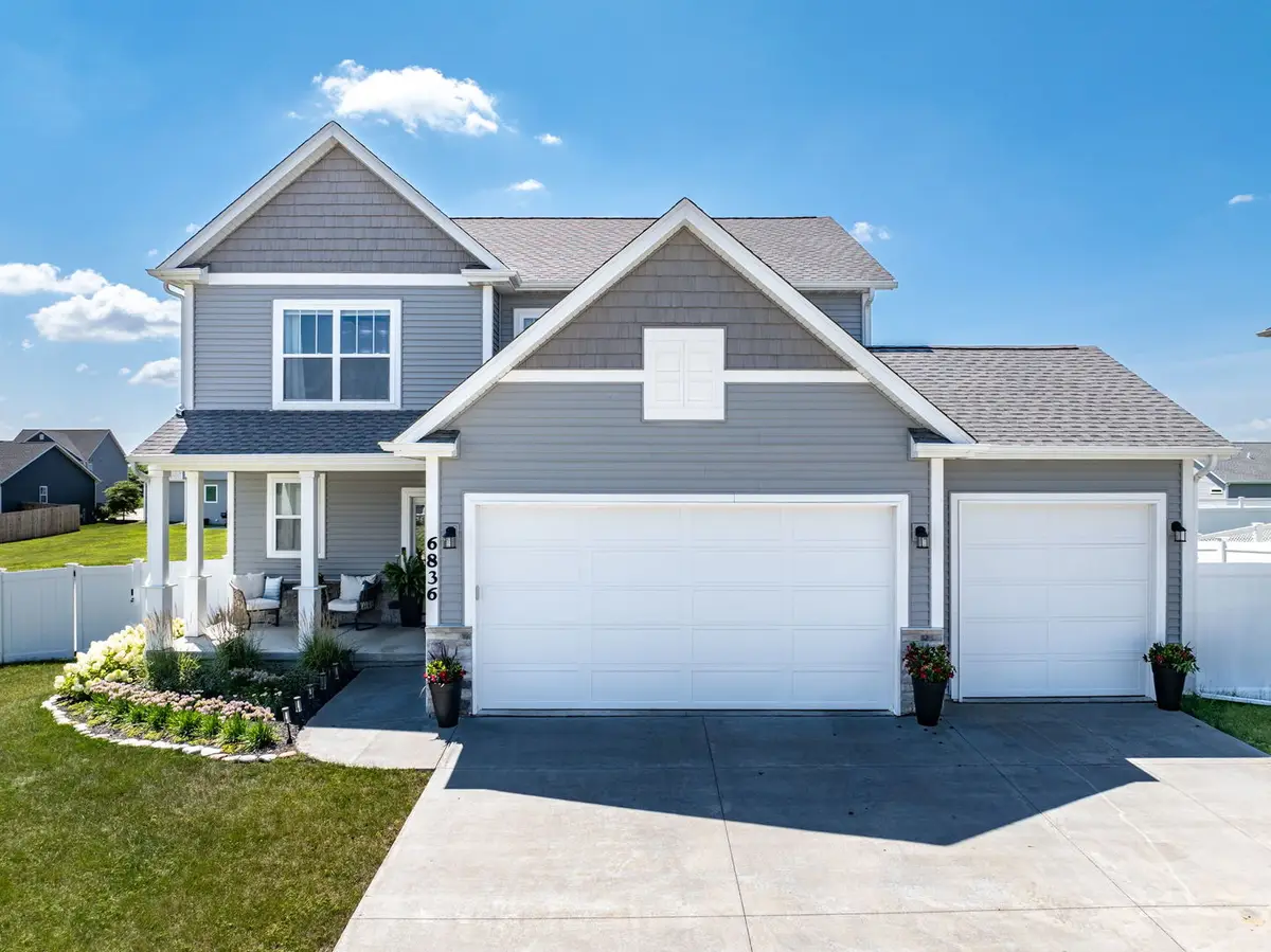6836 Matthews Court, Bettendorf, IA 52722 - #1