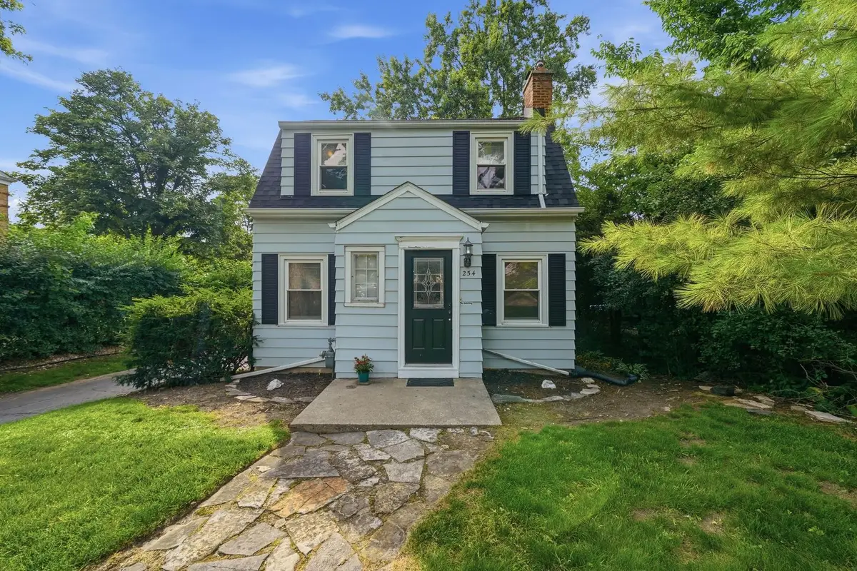 254 S Cumberland Parkway, Des Plaines, IL 60016 - #1