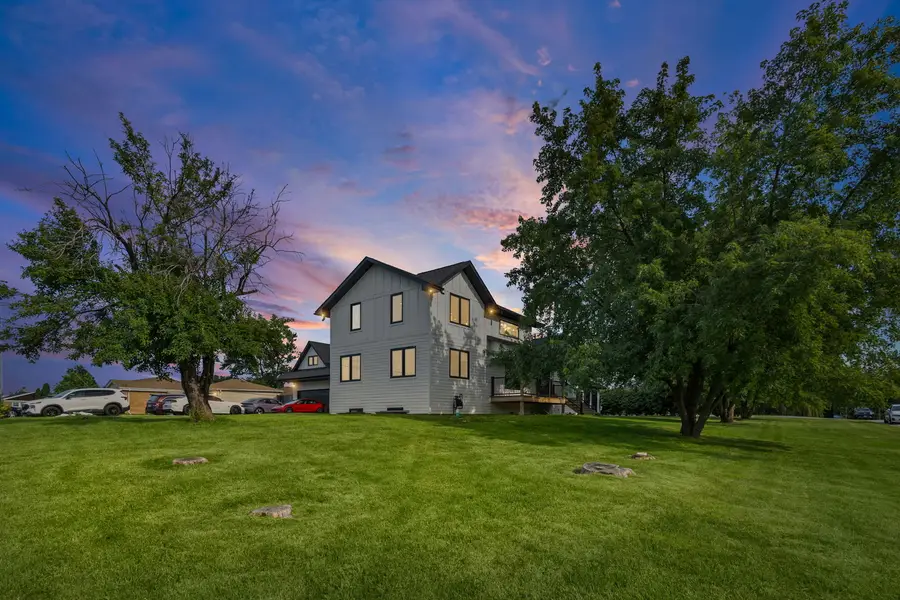 8501 S 84th Avenue, Hickory Hills, IL 60457 - #3