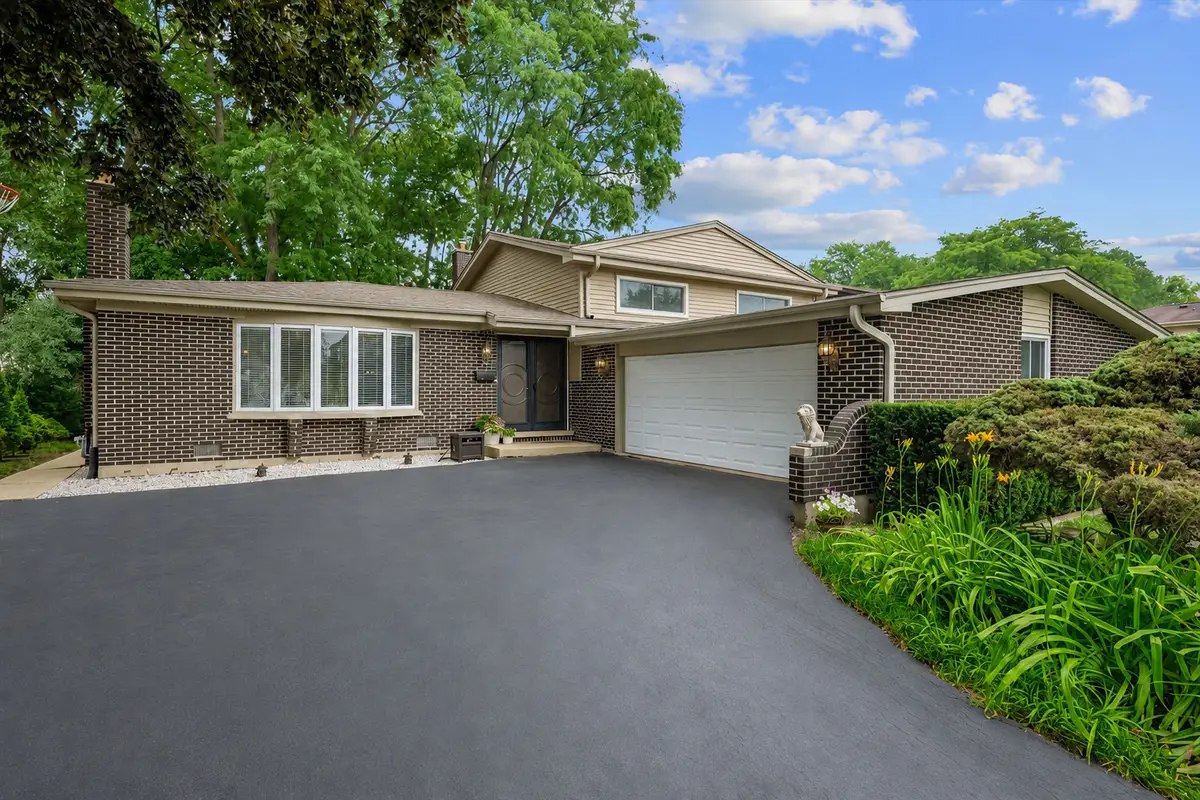 2631 N Stuart Drive, Arlington Heights, IL 60004 - #1