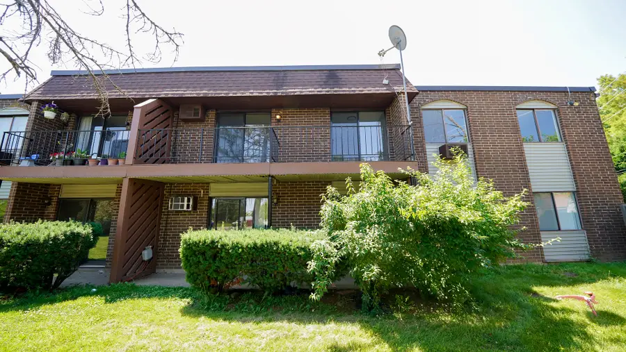 31 Washington Boulevard #208, Mundelein, IL 60060 - #2