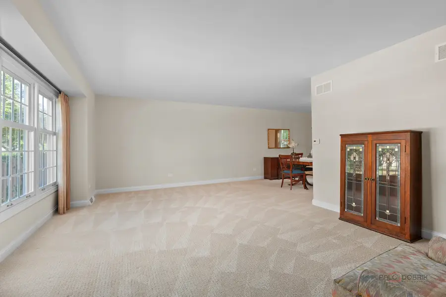 907 Dawes Street, Libertyville, IL 60048 - #3