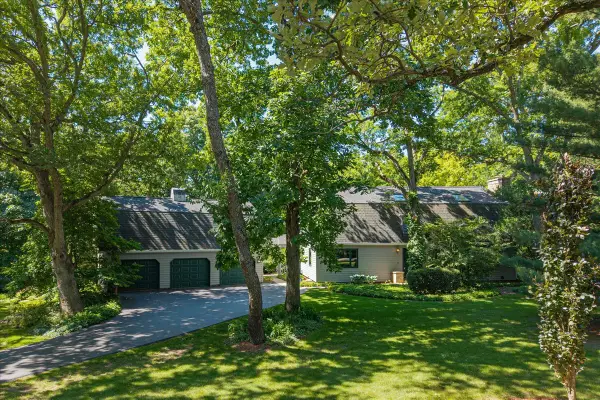 6205 Katmai Trail, McHenry, IL 60050