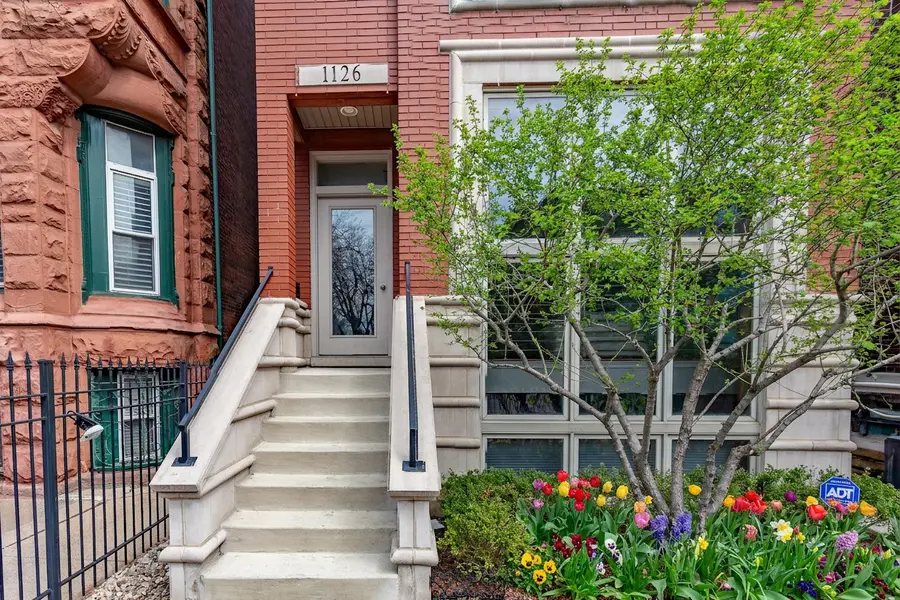 1126 W Fullerton Avenue #2, Chicago, IL 60614 - #3